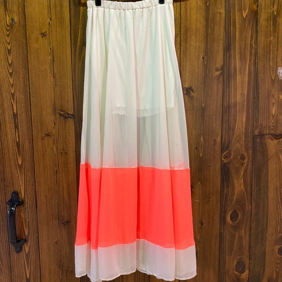 Maxi Skirt, Ivory and Cream Size Large - Picture 1 of 4